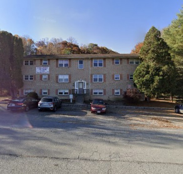 401 Fairfax St., Apt 3